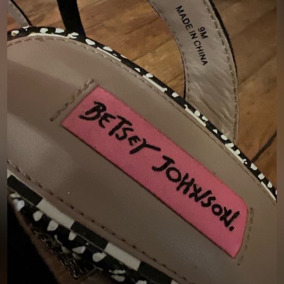 Betsey Johnson Marlo Platform rhinestone block heel floral accent Sandals. - Picture 3 of 11